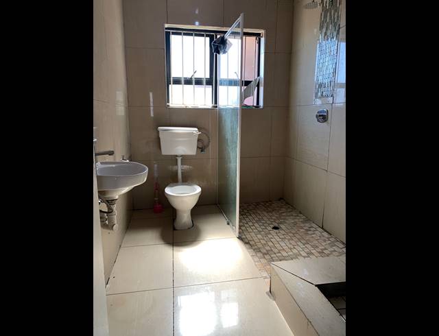 3 BEDROOM FREEHOLD FOR SALE IN CLAIREWOOD